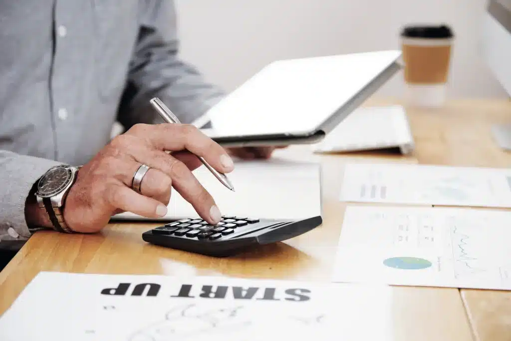 Accounting Work Office (2)